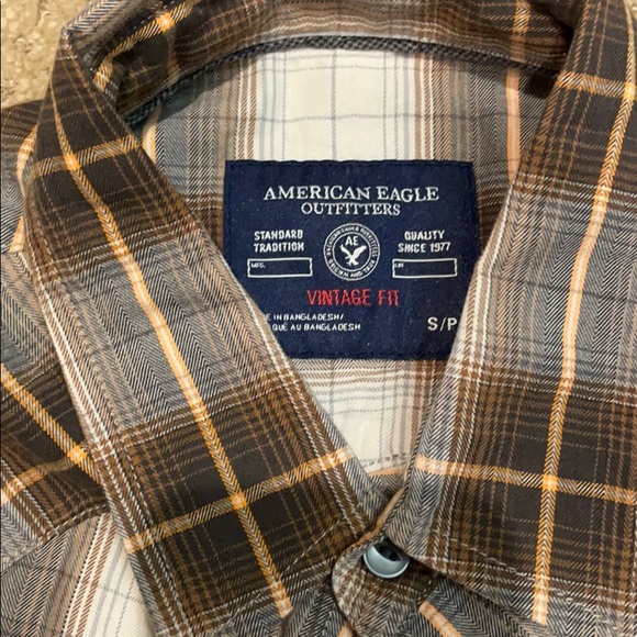 American Eagle Plaid Button-up Shirt - Picture 2 of 3